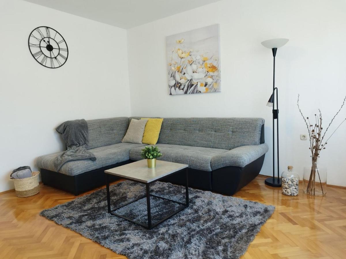 Antemma Apartment Pula Buitenkant foto