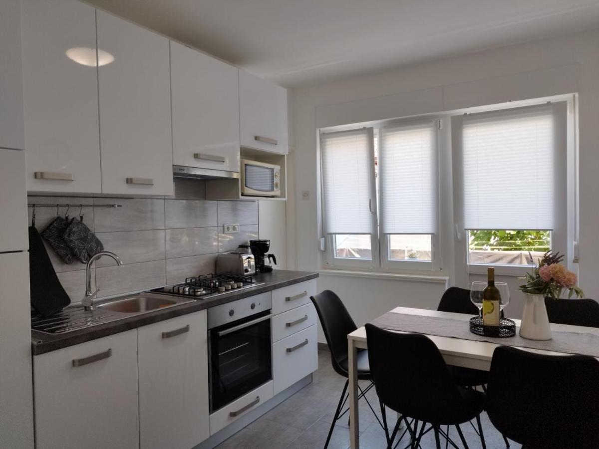 Antemma Apartment Pula Buitenkant foto