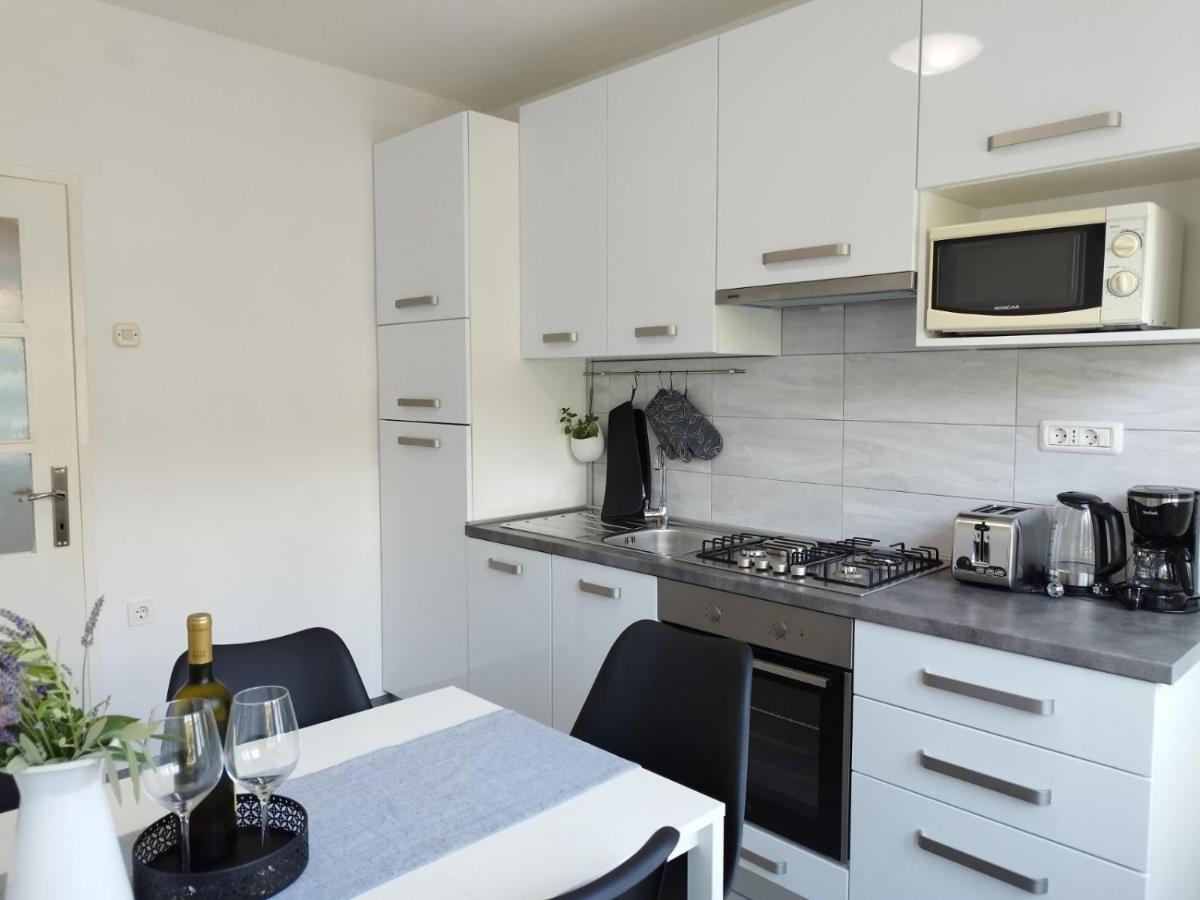 Antemma Apartment Pula Buitenkant foto