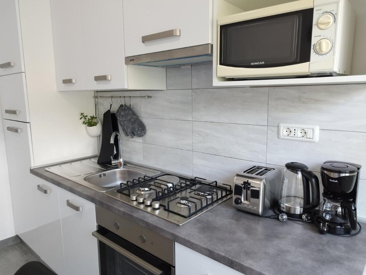 Antemma Apartment Pula Buitenkant foto