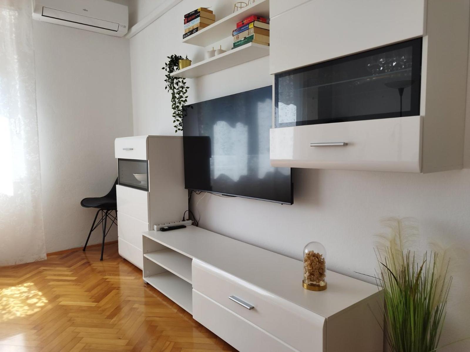 Antemma Apartment Pula Buitenkant foto